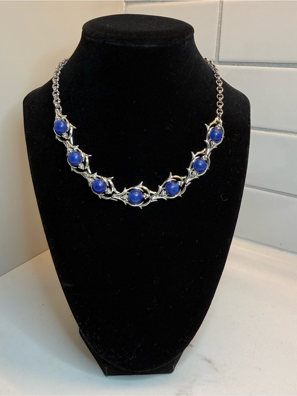 Vintage Blue Cabochon Statement Necklace – Thistle / Botanical Silver Tone - Picture 5 of 10